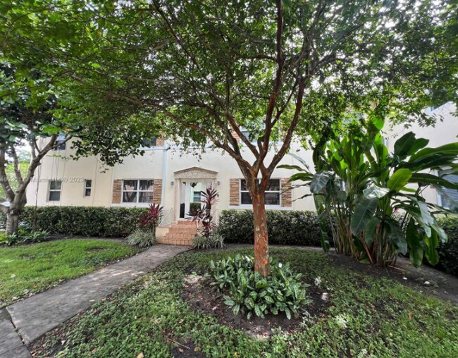 Photo - 723 NE 91st St Unidad 1C