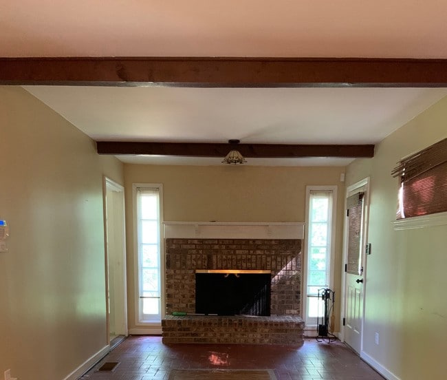 Photo - 621 Greenhill Dr