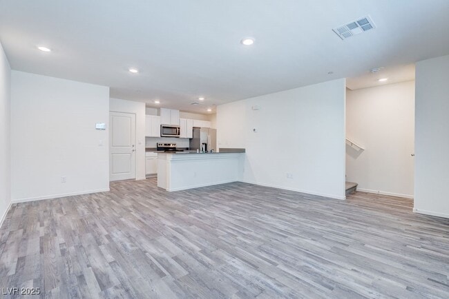 Building Photo - 6168 Hibiscus Gdn St Rental