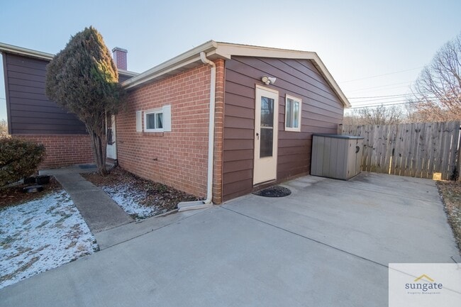 Photo - 7411 Kathydale Rd