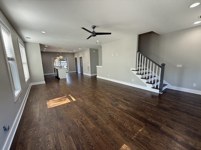 Photo - 942 Riverside Dr