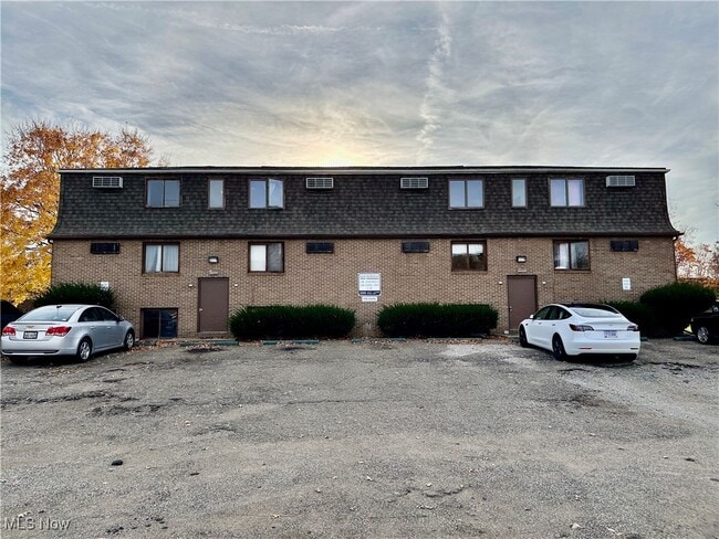 Building Photo - 4107 Orchard Dale Dr NW Unit 4