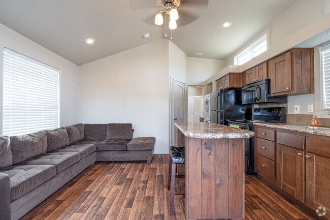 Photo - Creekside Oaks