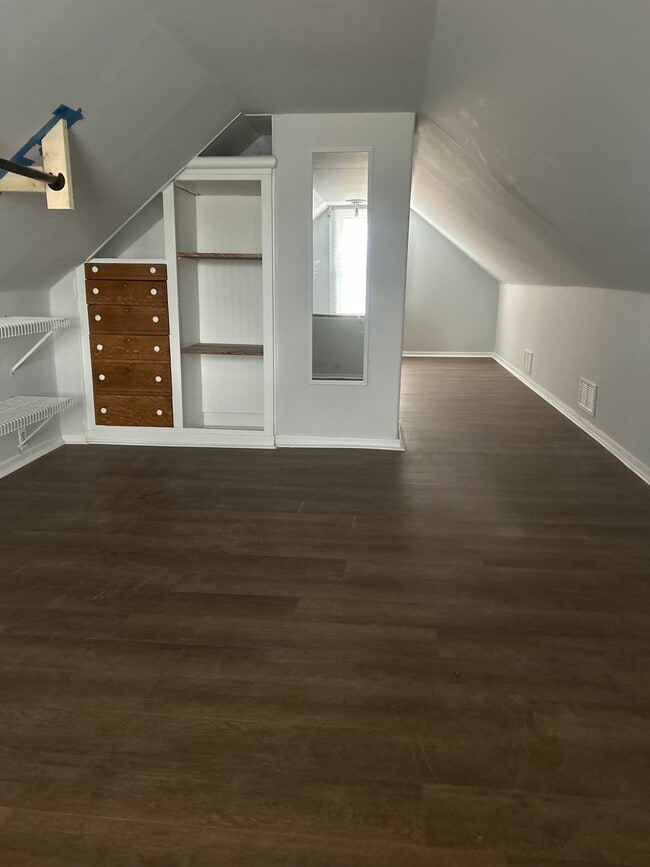 Photo - 9511 Gentry Ave