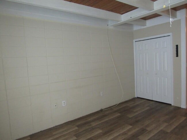 2008 Hillside Dr S