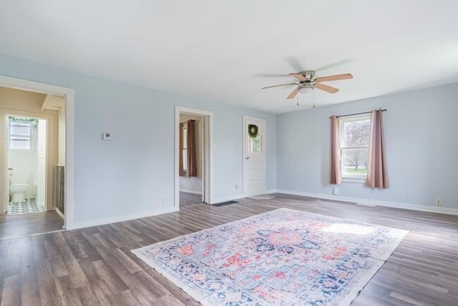 Photo - 721 E Cemetery Ave