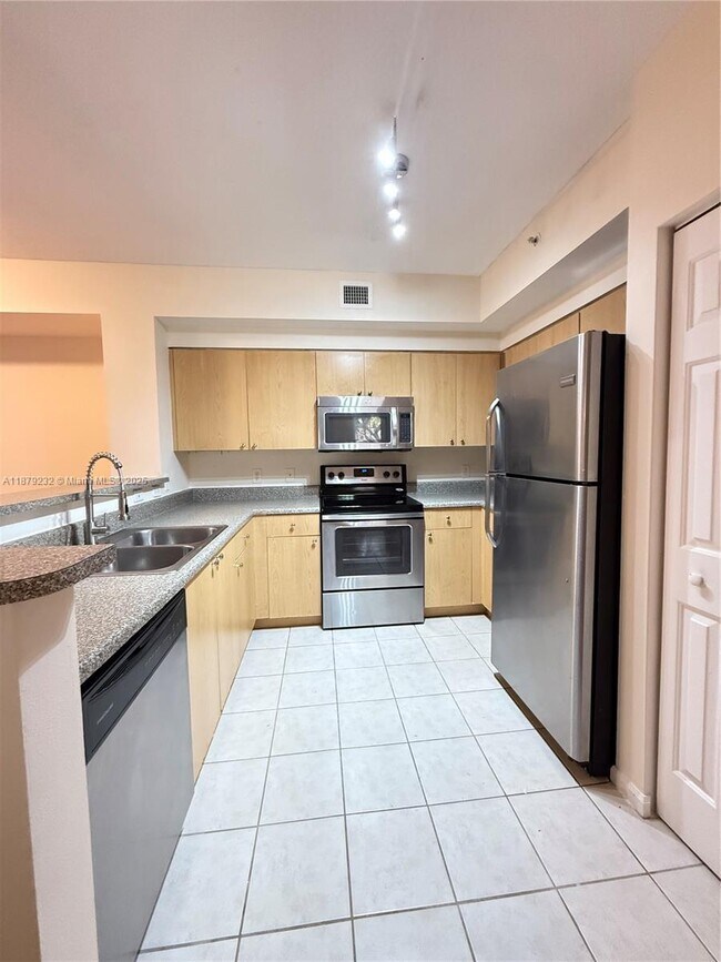 Photo - 7940 N Nob Hill Rd Unit 204