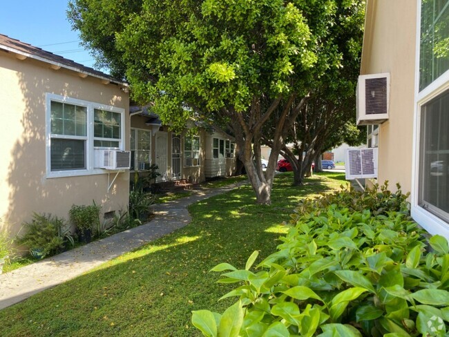 Building Photo - 11643 Magnolia Blvd Unit 11643 Rental