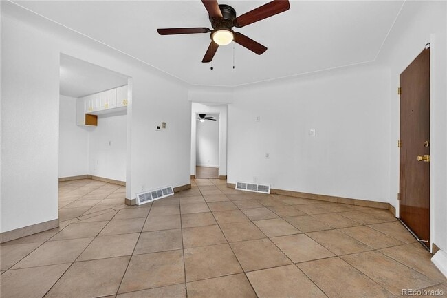 Photo - 225 S Yates St