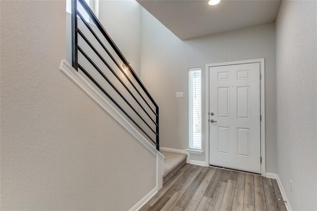 Photo - 355 Silver Glen Dr