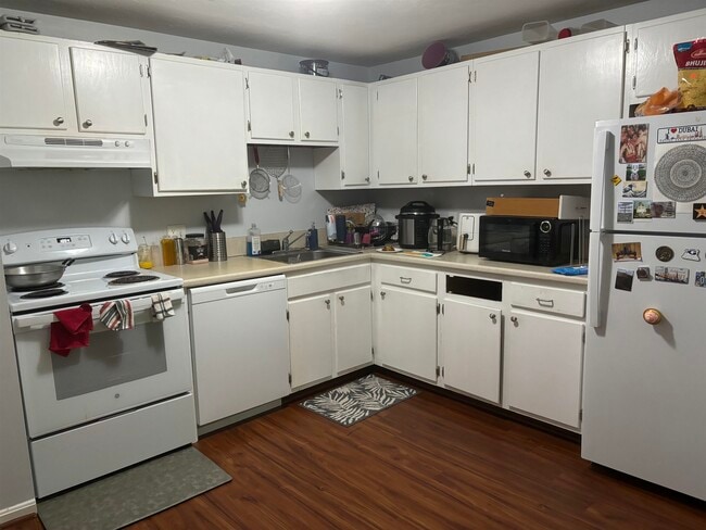 Photo - 606 White Cedar Blvd