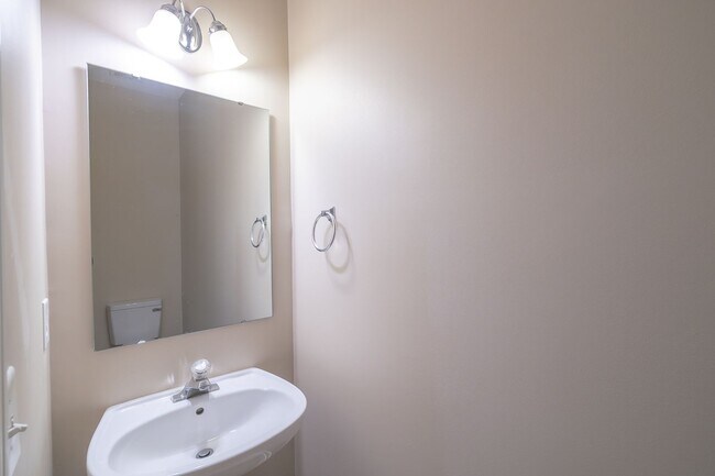 Photo - Spacious 3-Bedroom Home in Stowe Creek!