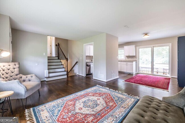 Photo - 2439 Parkland Dr