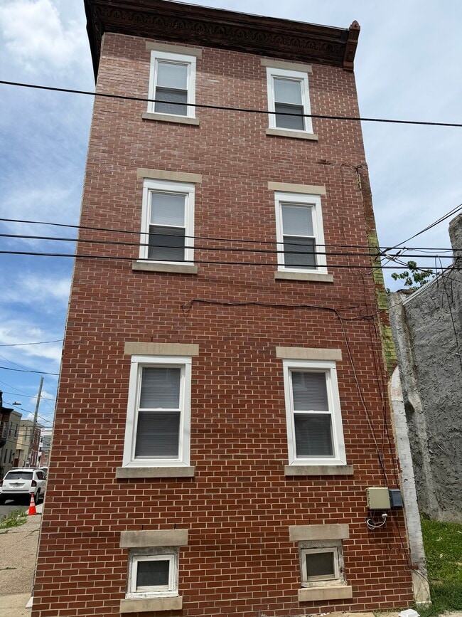 Photo - 2455 Harlan St