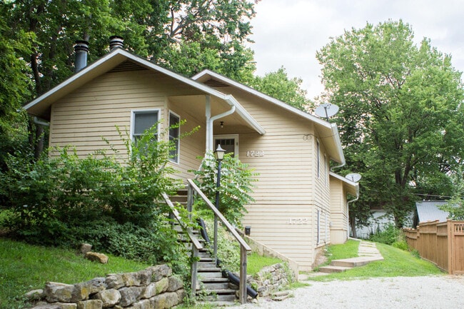 Building Photo - 1722 Houston St Unit 01 Upper