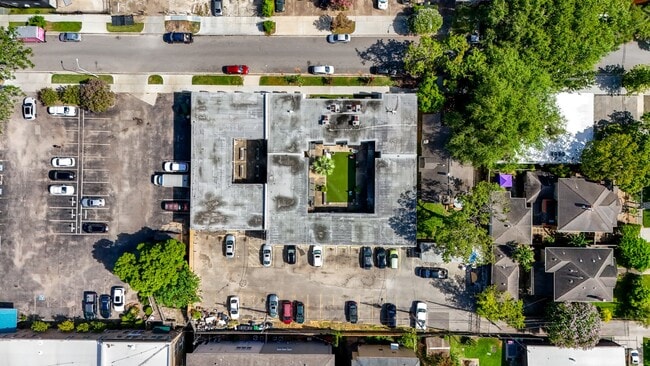 Building Photo - 1419 Hawthorne St Unit 3