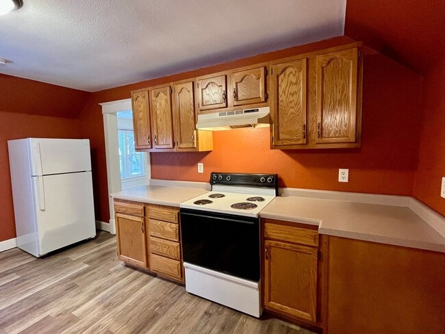 Building Photo - 317 N 4th Ave Unit Upper Rental