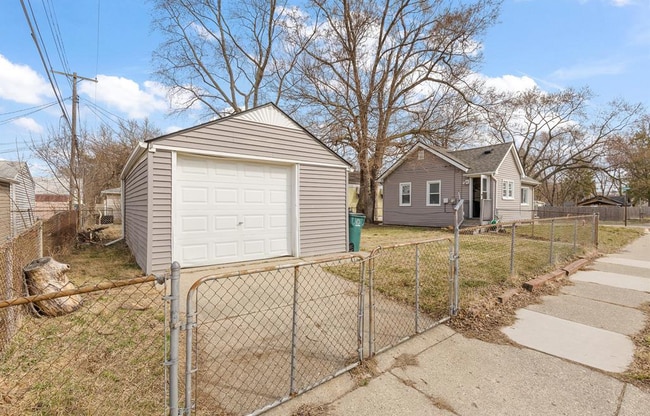 Photo - 23303 Stauber Ave
