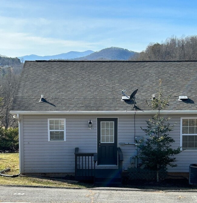 Photo - Candler - Recently Renovated Apt Ready for Occupancy!