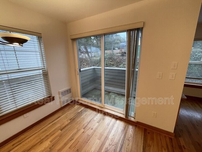 Photo - 9101 23rd Ave NE Unidad B