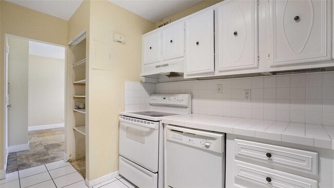 Photo - 3123 Oakland Shores Dr Unit D104