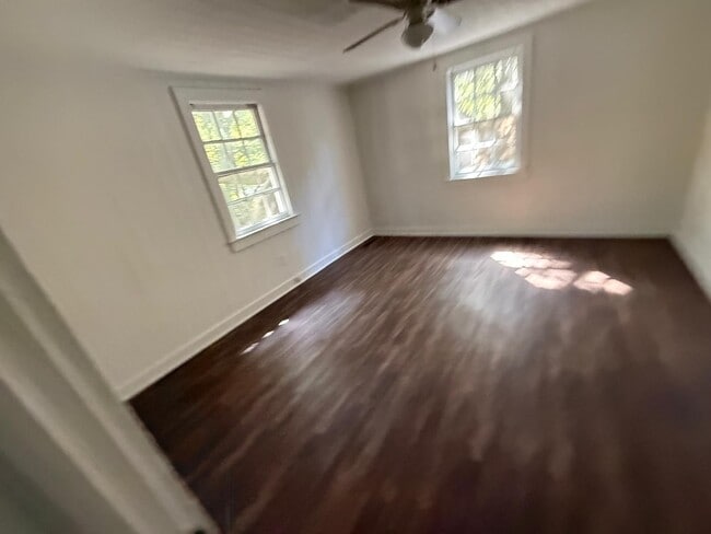 Photo - 206 Broadway St