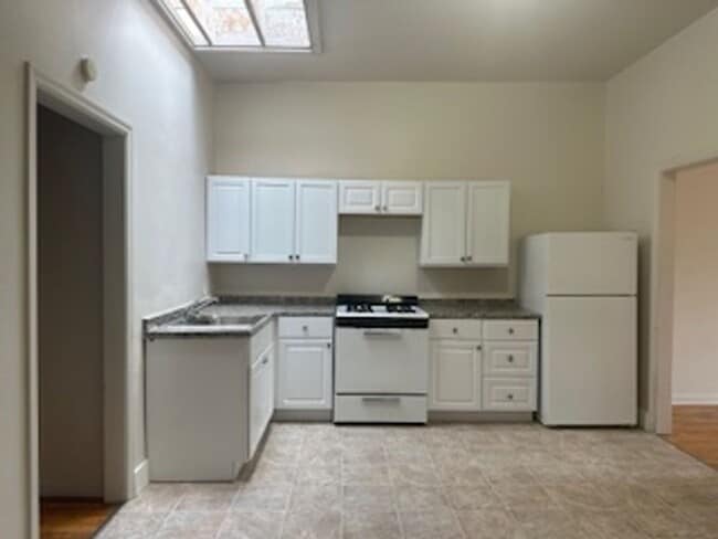 Photo - 734 1/2 Massachusetts St