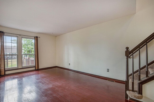 Photo - 3088 Village Cir