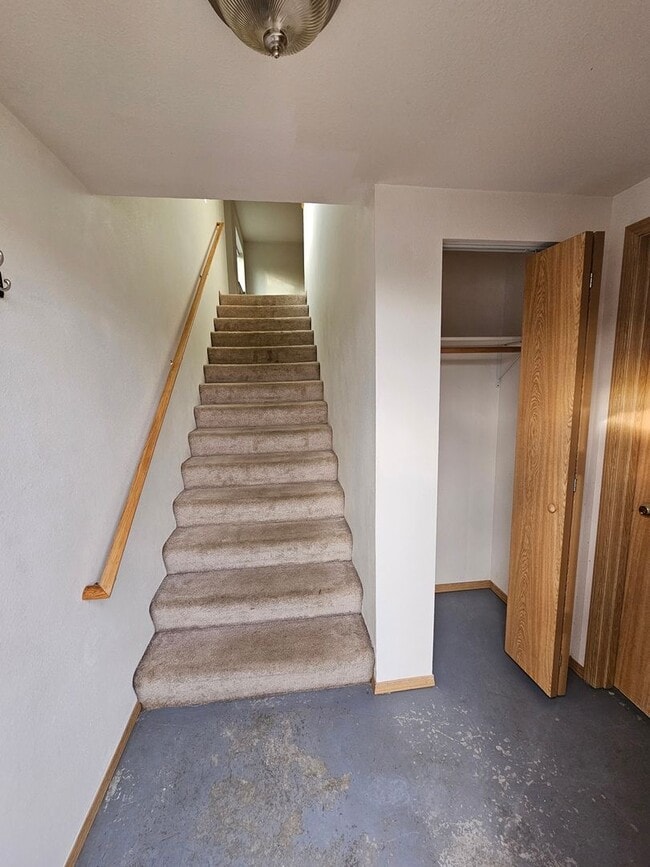 Photo - 1050 Deere St Unit 1050 Apartment