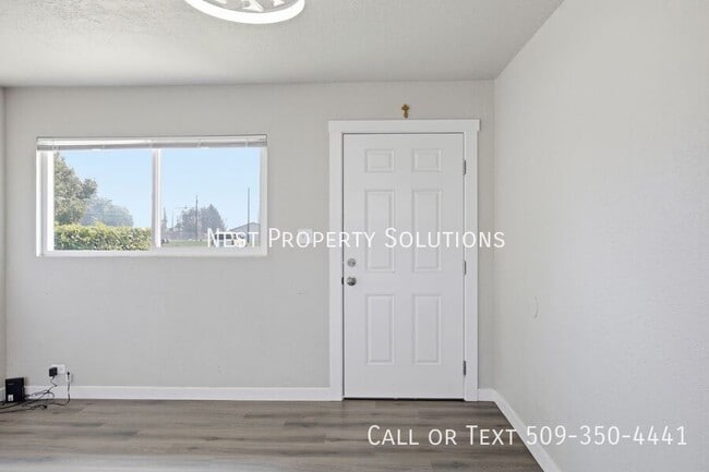 Photo - 4460 Circle Pl NE Unit 1