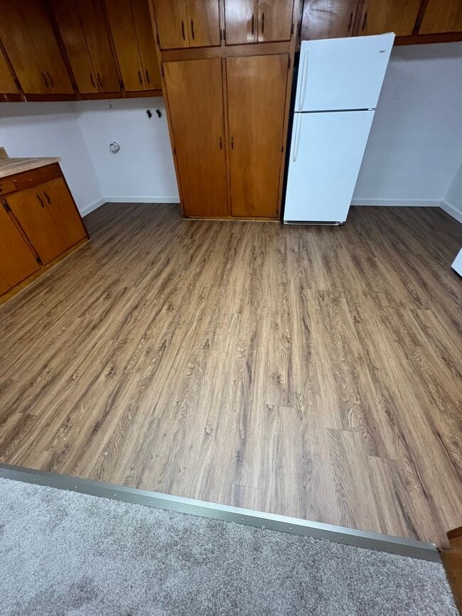 Photo - 241 SW G St Unit B