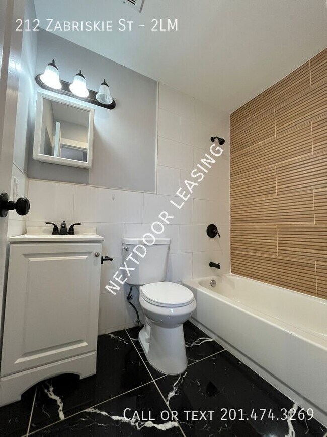 Photo - 212 Zabriskie St Unidad 2LM