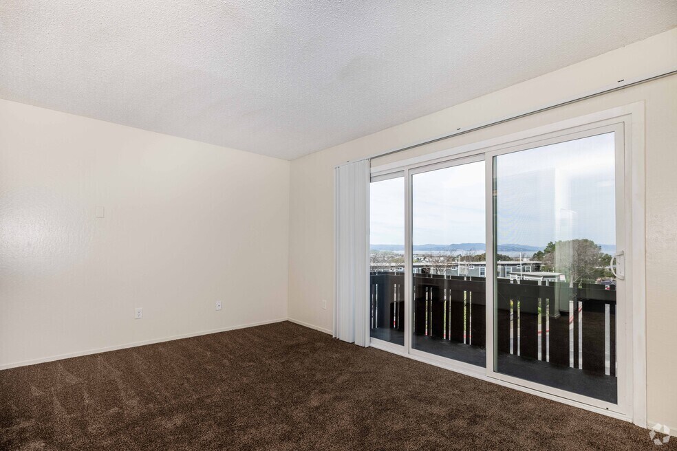 2BR, 2BA - 1,002SF - living room