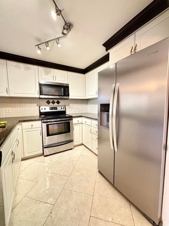 Photo - Kihei Shores - South Maui across from World Class Beaches