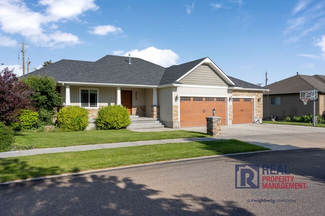Photo - 5215 Kymball Ave