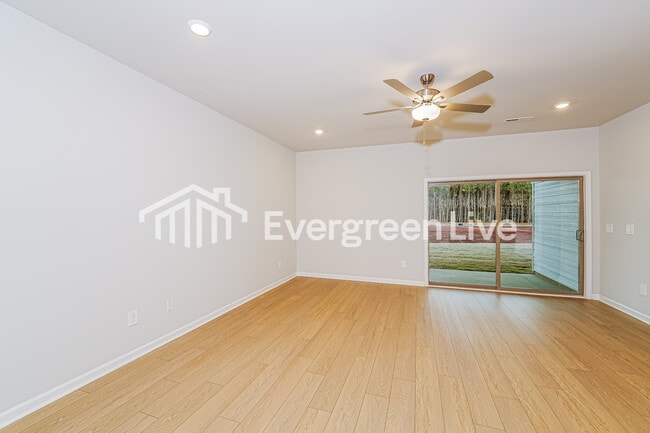 Photo - 152 Fenwick Pl