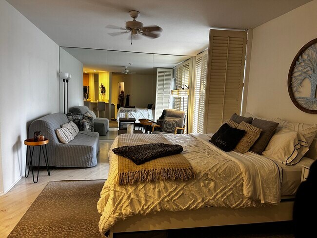 Photo - 640 The Village Unidad 101