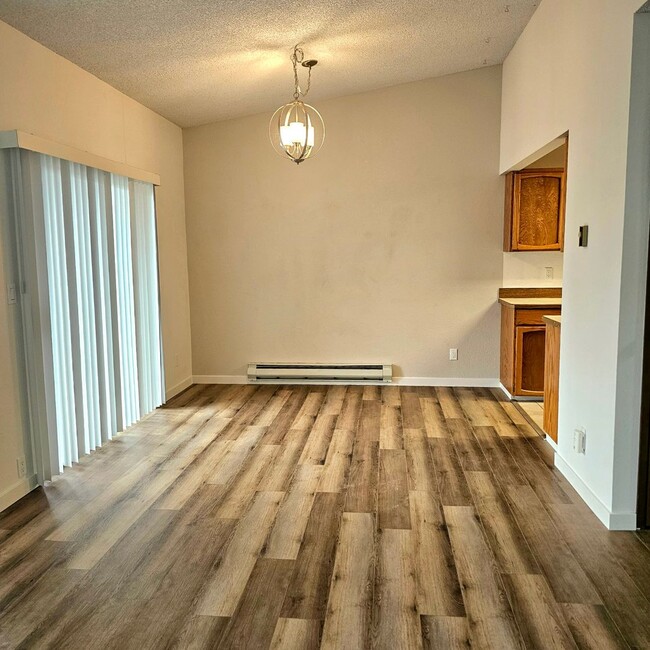 Photo - Charming, bright and peaceful condo close to ferries and shopping in Kingston!