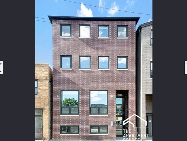 Photo - 2346 W Grand Ave Unit 1