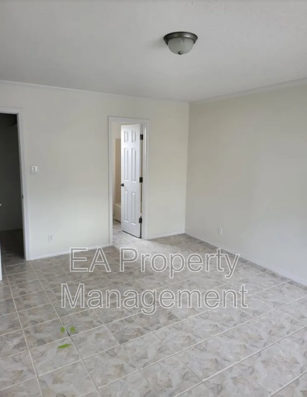 Photo - 1220 Rosemont Ave NW