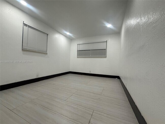 Photo - 1881 SW 42nd Terrace Unidad B