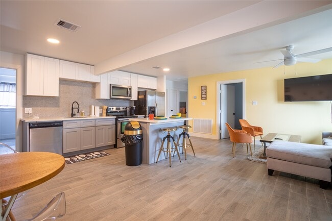 Photo - 6127 Beekman Rd