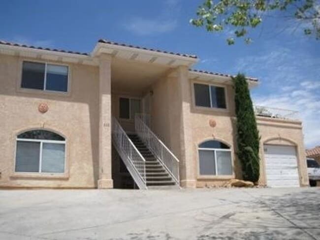 3 Bedroom, 2 Bathroom Apartment with great... - 3 Bedroom, 2 Bathroom Apartment with great...
