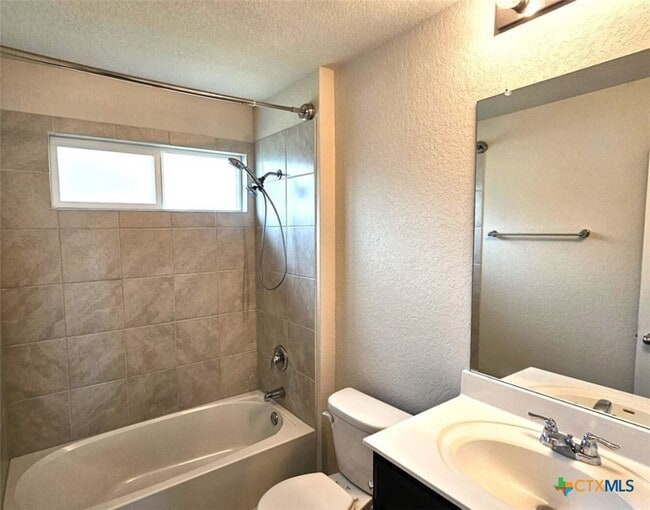 Photo - 181 Harley Hay