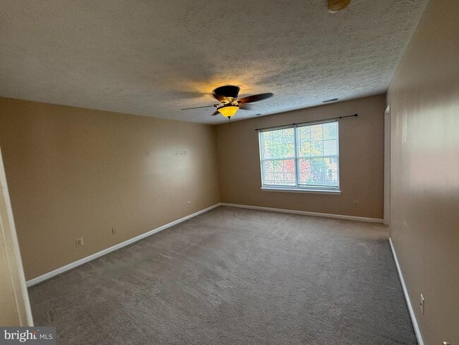 Photo - 2047 Harvest Dr