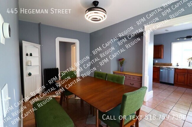 Photo - 445 Hegeman St