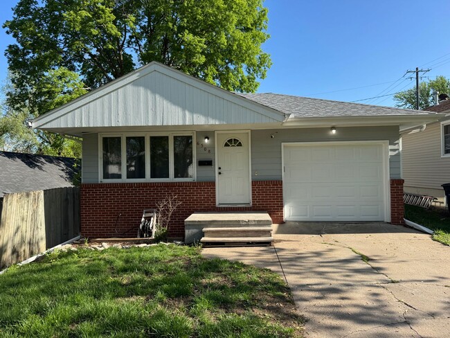 Charming Midtown 3BR Near Benson & UNO for... - Charming Midtown 3BR Near Benson & UNO for... Casa