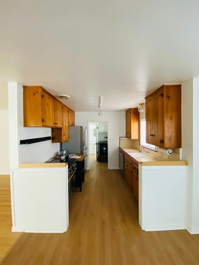 Photo - Lovely Allied Gardens Single Family House.