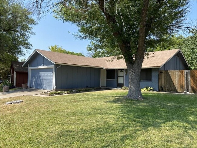 Photo - 1303 Barrington Dr