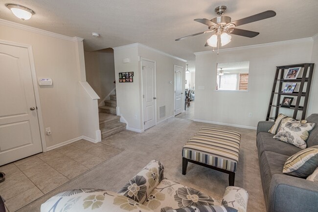 Photo - 210 Summerfield Dr